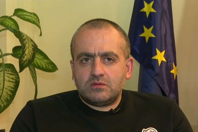 გიორგი გამსახურდია: ქართულ პოლიტიკაში, ბიძინა ივანიშვილთან ახლოსაც ვერავინ მივა წესიერებით, ქვეყნის სიყვარულით, გაკეთებული კეთილი საქმეებით, პროფესიონალიზმით და ღირსებით – საელჩოდან საელჩოში დარბიხართ, იქნებ ვინმემ გიშველოთ, მაგრამ თქვენი საშველი ქართულ პოლიტიკაში არ არის